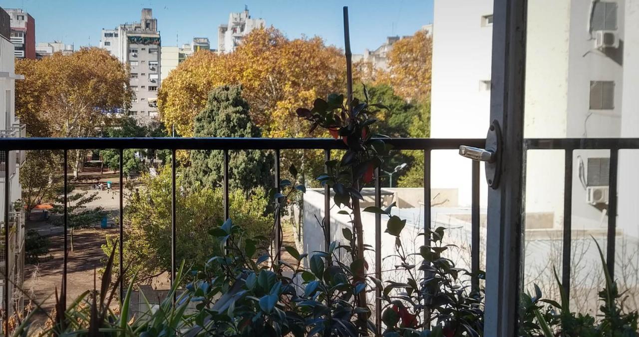 Depto 2 Ambientes Muy Luminoso Con Wifi Y Vista A La Plaza Lägenhet Buenos Aires Exteriör bild