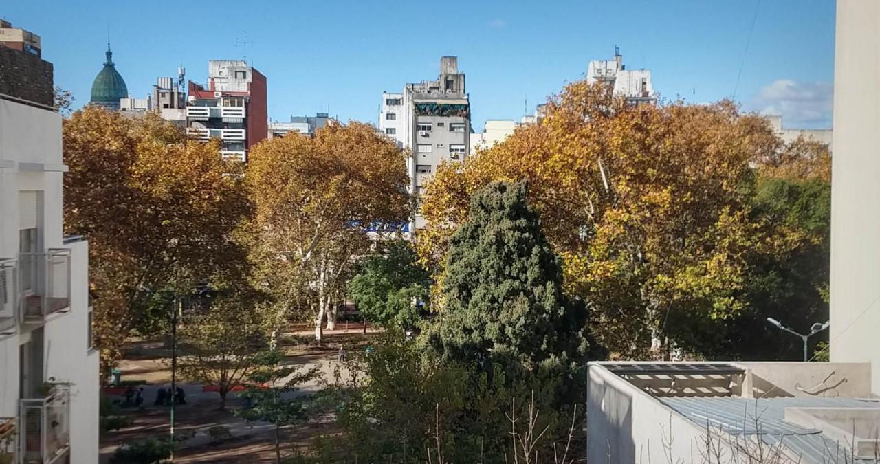 Depto 2 Ambientes Muy Luminoso Con Wifi Y Vista A La Plaza Lägenhet Buenos Aires Exteriör bild